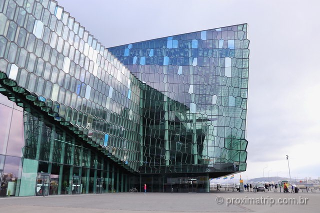 arquitetura moderna em Reykjavík: o prédio HARPA é um espetáculo!