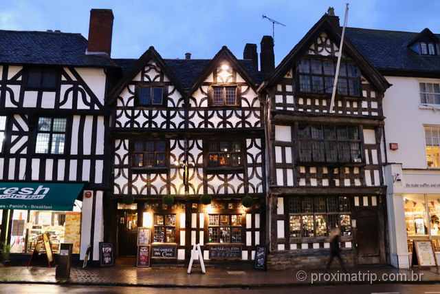 O pub mais antigo de Stratford-Upon-Avon: atração turística e gastronômica da cidade