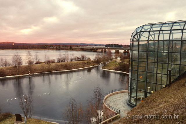 Ponto turístico em Rovaniemi: o lindo museu Arktikum