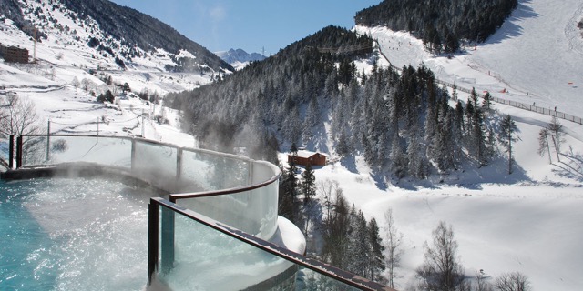 Jacuzzi no Sport Hotel Hermitage, em Andorra