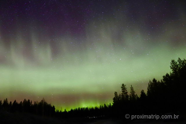 Aurora Boreal na Finlândia: céu verde na Lapônia, norte do país