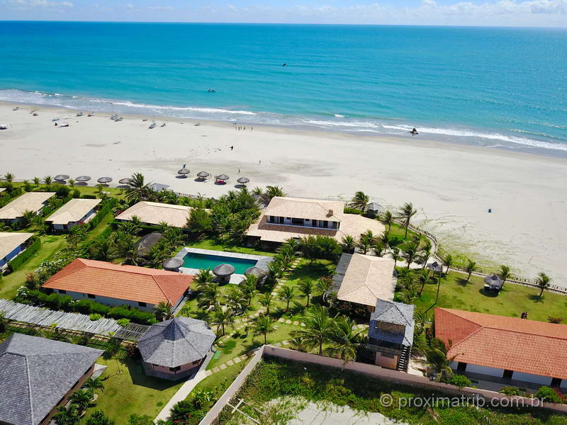 Vila Selvagem visto com drone: Praia deserta em Fortim (CE)