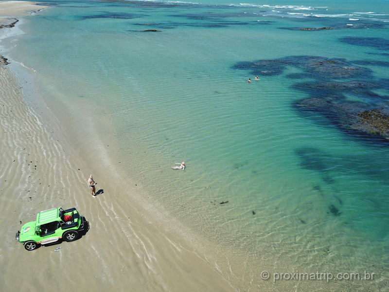 Piscinas naturais de Mundaú (CE) vistas com drone