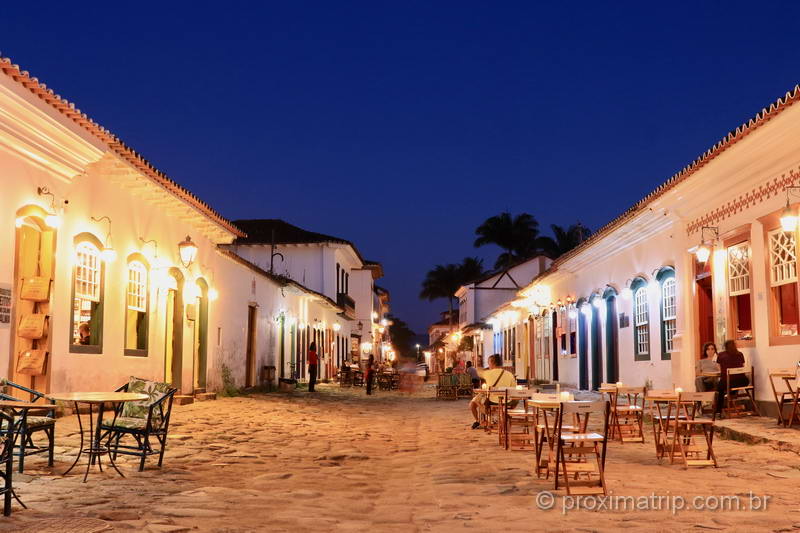 Restaurantes de Paraty à noite