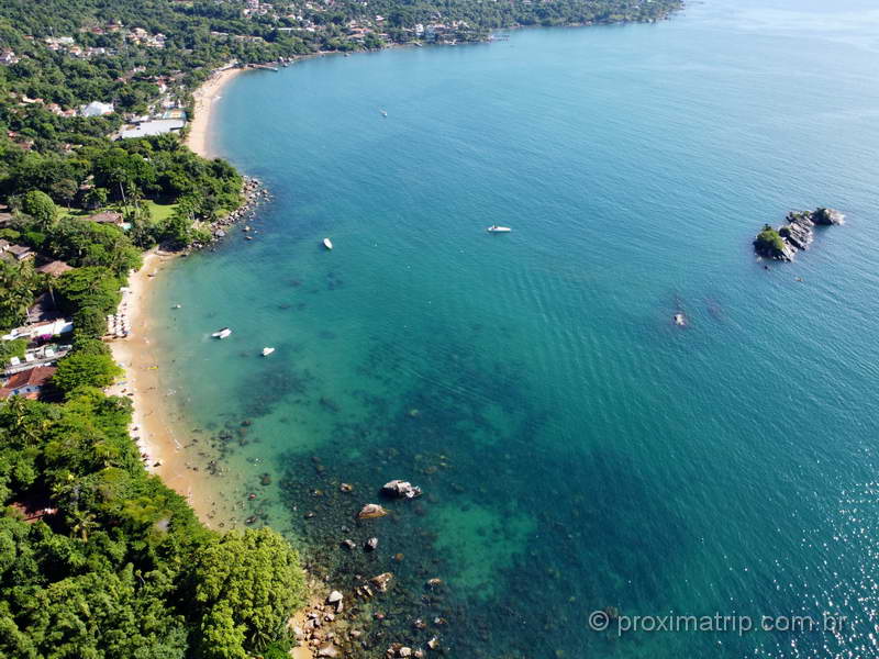 Praia Grande e Praia do Julião, em Ilhabela, vistas com foto de drone