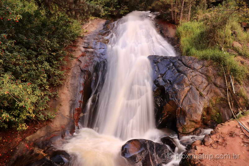 Cachoeira da Bica, na BR-262: parada no caminho para Pedra Azul