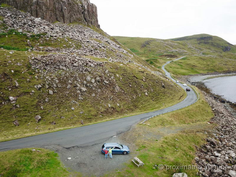 Estrada na Ilha de Skye fotografada com drone