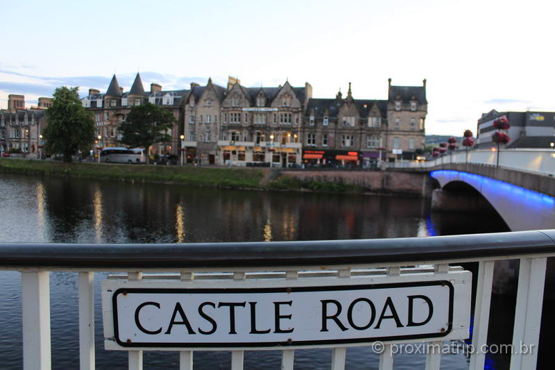 Cidade de Inverness, durante o verão europeu