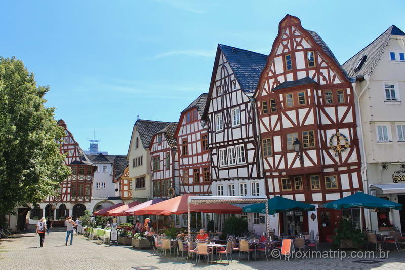 As charmosas casas medievais de enxaimel na cidade de Limburg an der Lahn