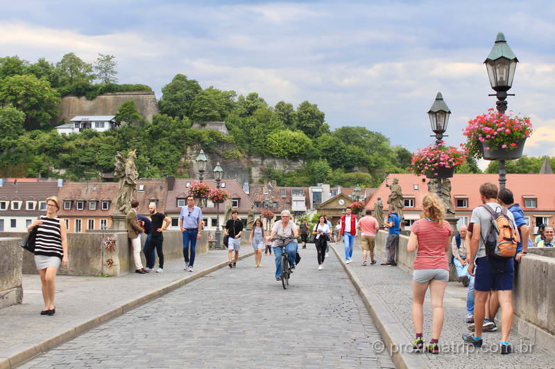 A Alte Mainbrücke é um dos principais pontos turísticos de Würzburg