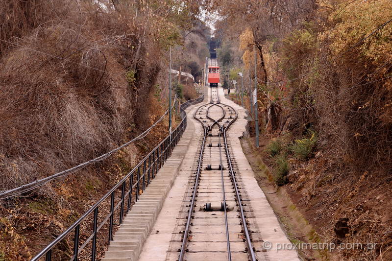 Roteiro de 5 dias em Santiago do Chile: o funicular é um dos principais pontos turísticos.